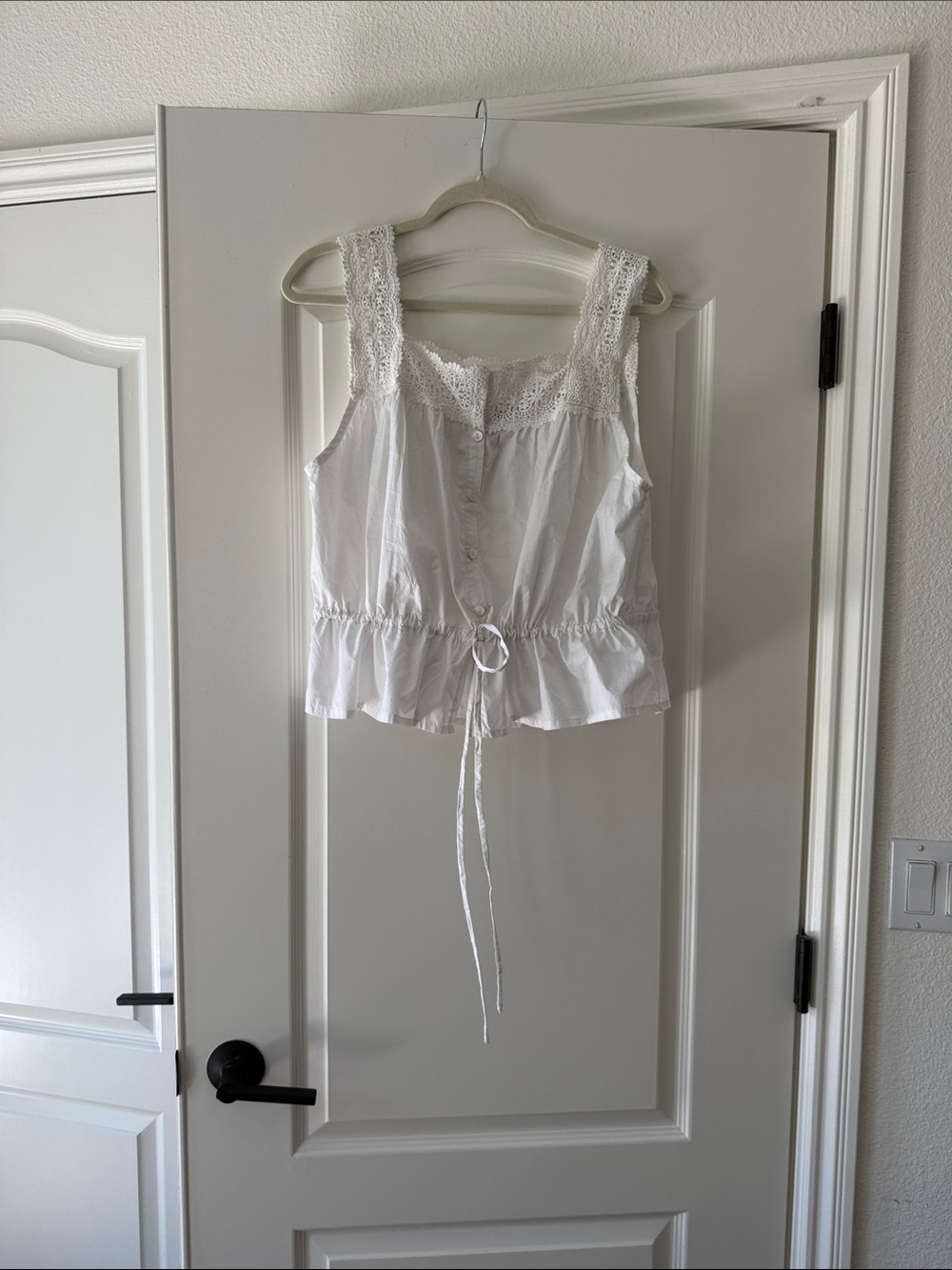 Laneway The Label White Crochet Trim Blouse - Picture 4 of 10